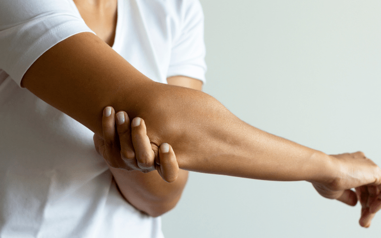 offensichtliche Symptome einer Arthrose der Hände